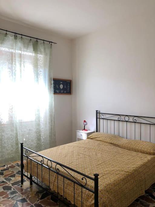 Casa Indipendente Zona Centrale La Maddalena  Bagian luar foto
