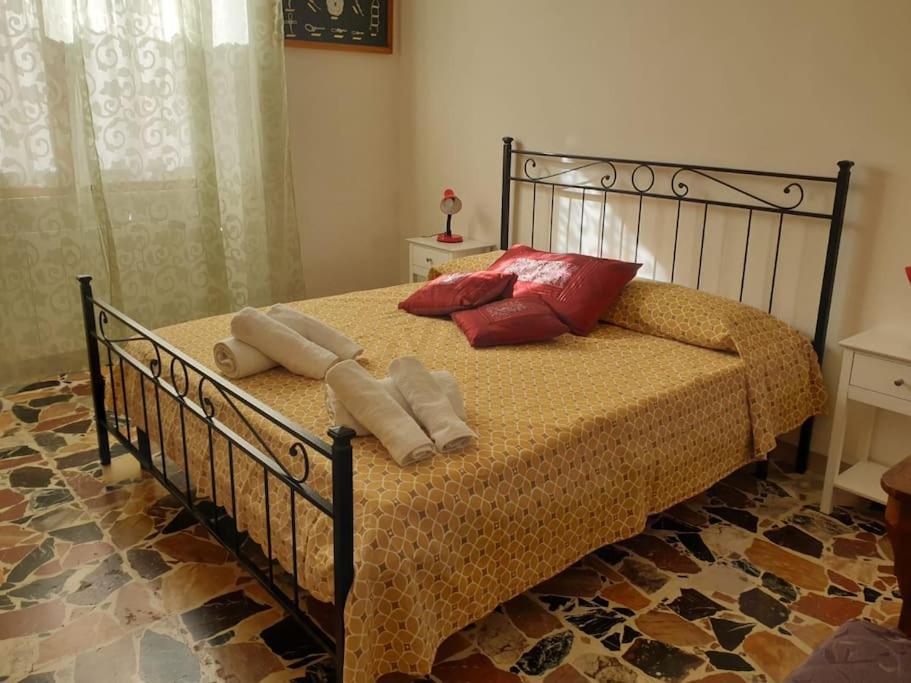 Casa Indipendente Zona Centrale La Maddalena  Bagian luar foto