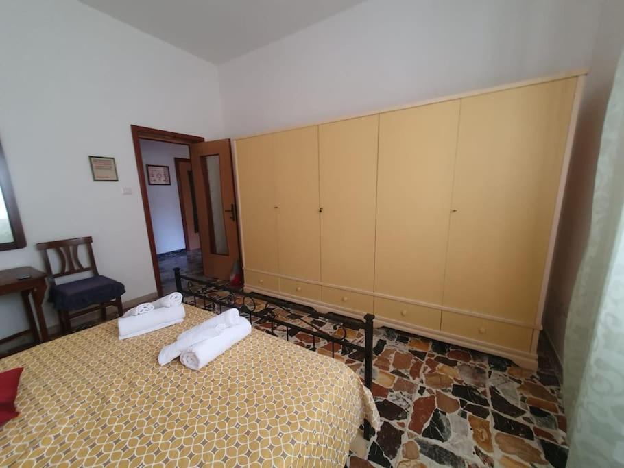 Casa Indipendente Zona Centrale La Maddalena  Bagian luar foto