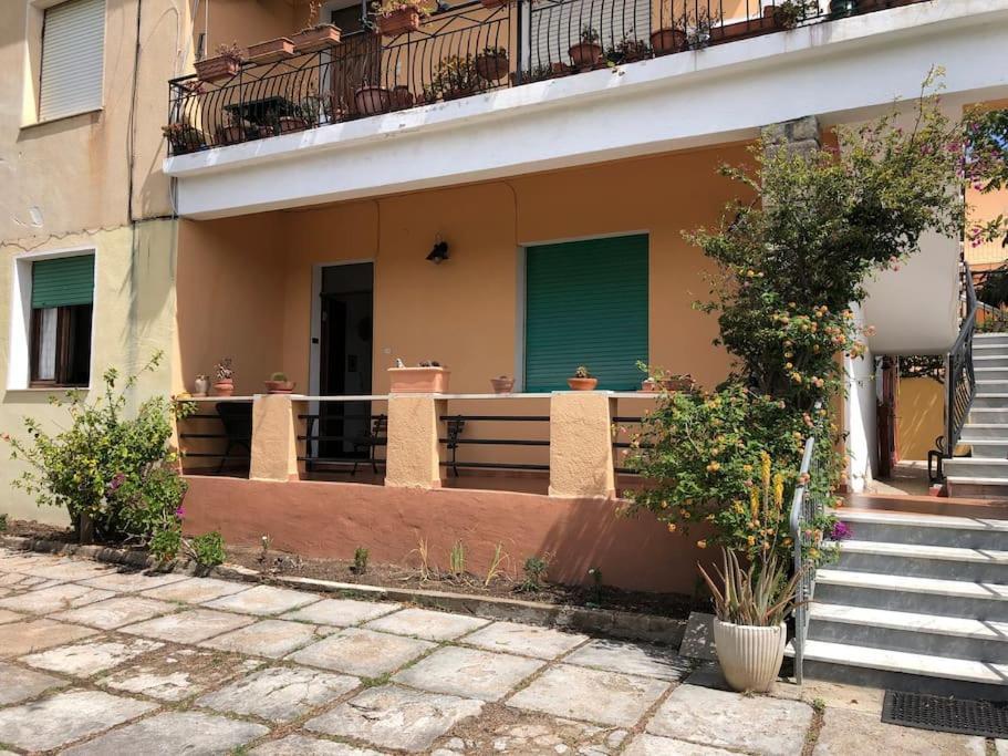 Casa Indipendente Zona Centrale La Maddalena  Bagian luar foto