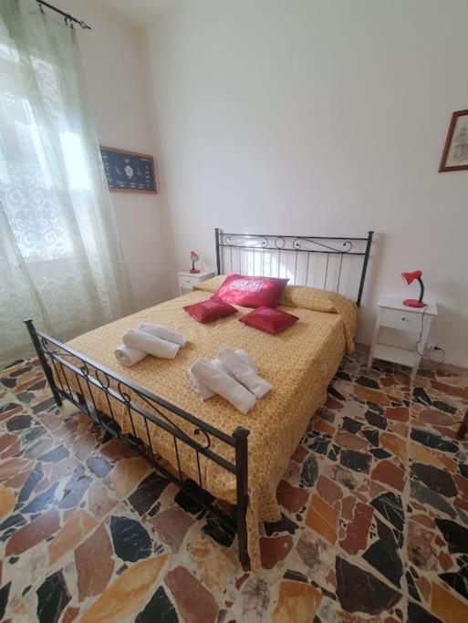 Casa Indipendente Zona Centrale La Maddalena  Bagian luar foto