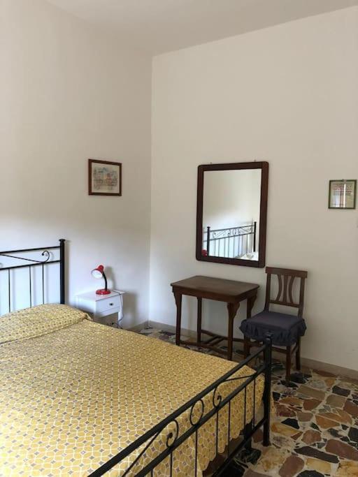 Casa Indipendente Zona Centrale La Maddalena  Bagian luar foto