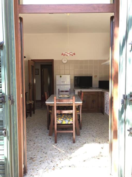Casa Indipendente Zona Centrale La Maddalena  Bagian luar foto
