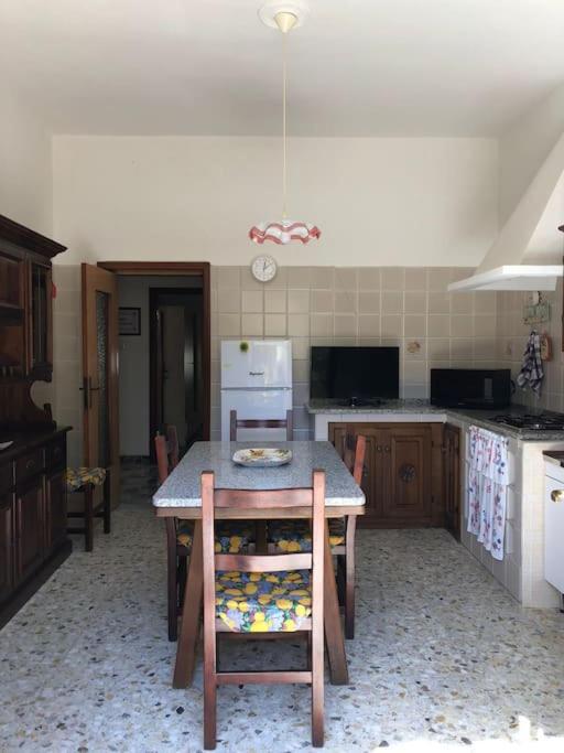 Casa Indipendente Zona Centrale La Maddalena  Bagian luar foto
