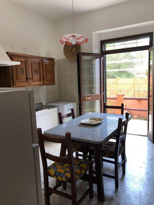 Casa Indipendente Zona Centrale La Maddalena  Bagian luar foto